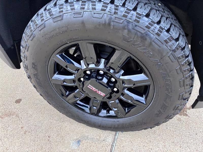 GMC Sierra 2500HD AT4 Crew Cab 4WD 2025