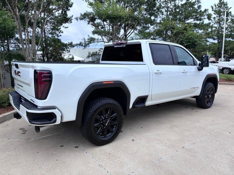 GMC Sierra 2500HD AT4 Crew Cab 4WD 2025