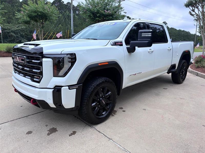 GMC Sierra 2500HD AT4 Crew Cab 4WD 2025