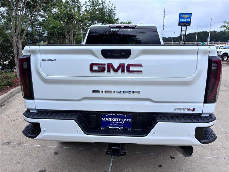 GMC Sierra 2500HD AT4 Crew Cab 4WD 2025