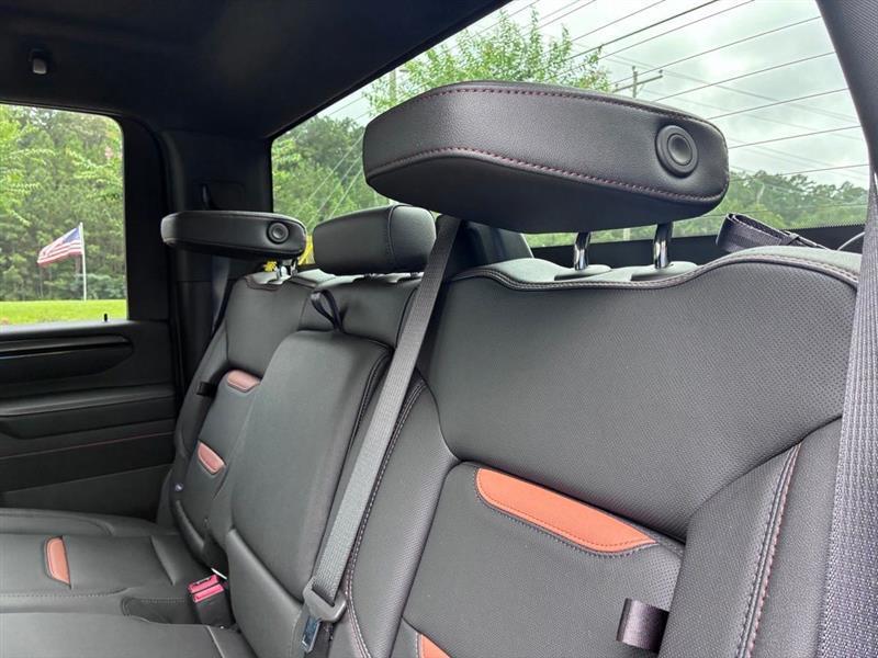 GMC Sierra 2500HD AT4 Crew Cab 4WD 2025