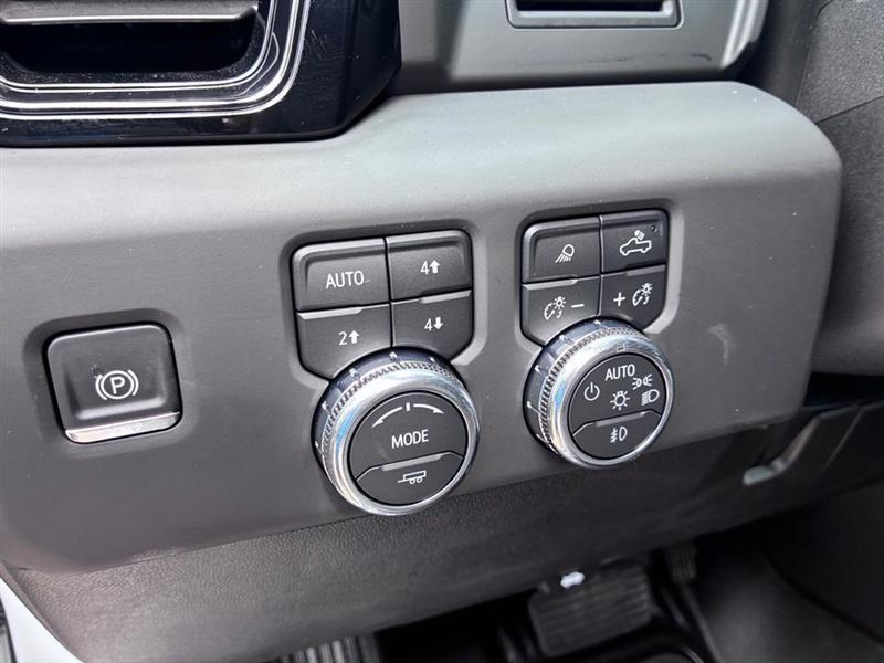 GMC Sierra 2500HD AT4 Crew Cab 4WD 2025