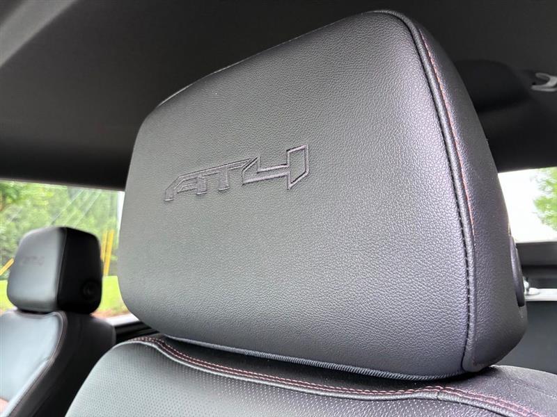 GMC Sierra 2500HD AT4 Crew Cab 4WD 2025