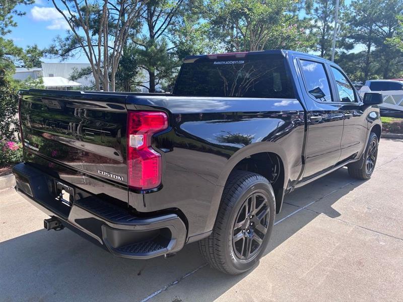 Chevrolet Silverado 1500 Custom Crew Cab 2WD 2026