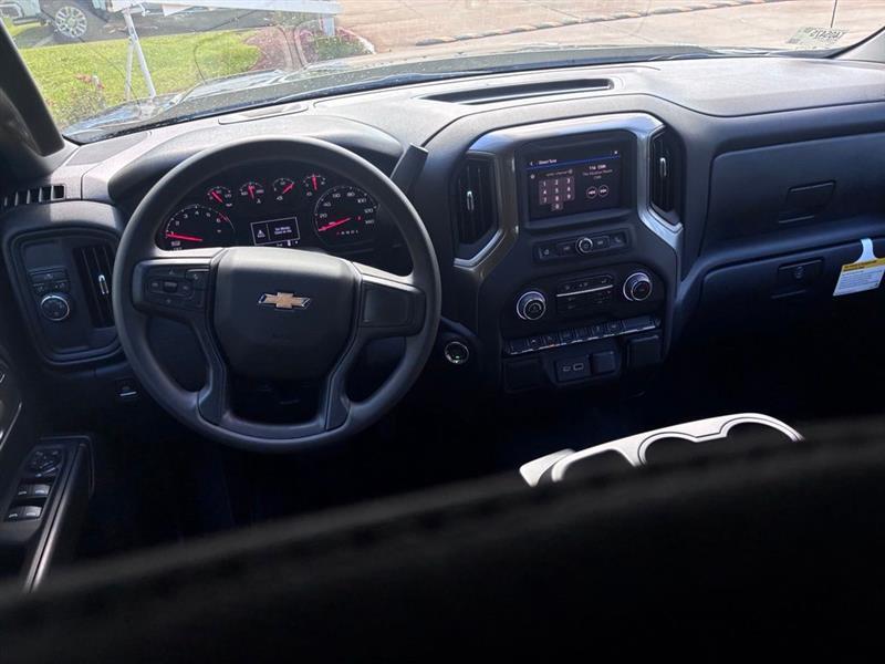 Chevrolet Silverado 1500 Custom Crew Cab 2WD 2026