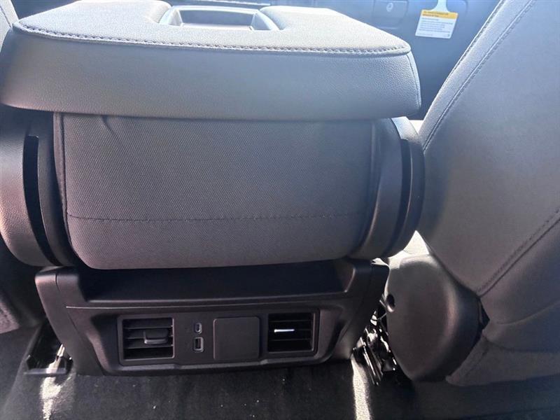 Chevrolet Silverado 1500 Custom Crew Cab 2WD 2026