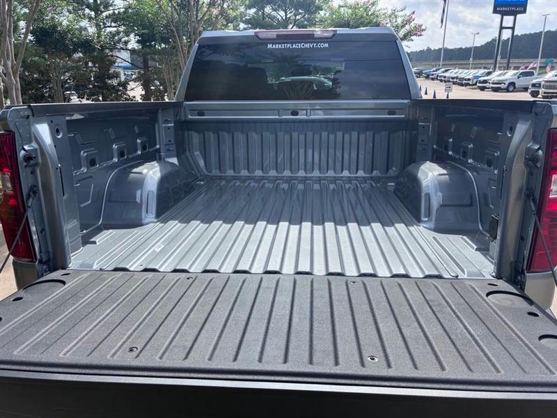 Chevrolet Silverado 1500 Custom Crew Cab 2WD 2026