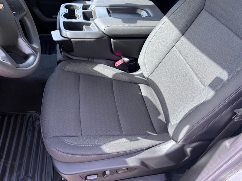 Chevrolet Silverado 1500 Custom Crew Cab 2WD 2026