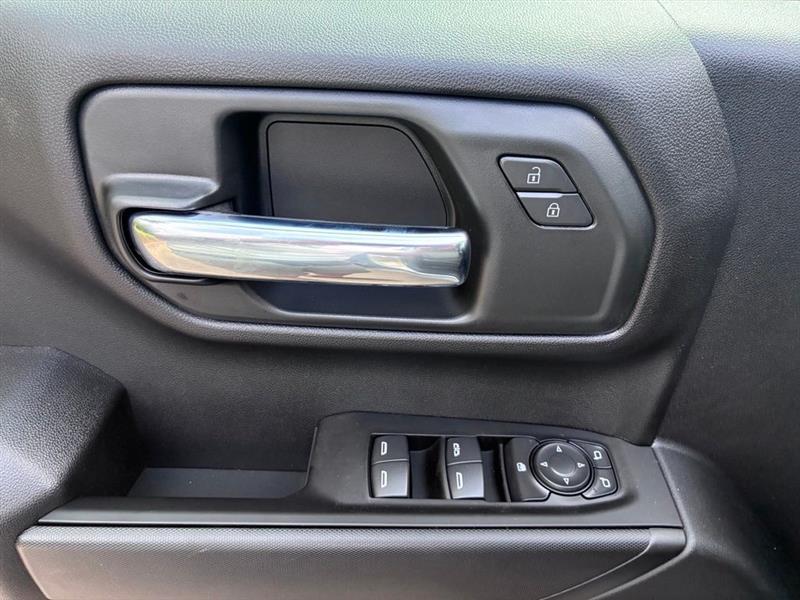 Chevrolet Silverado 1500 Custom Crew Cab 2WD 2026