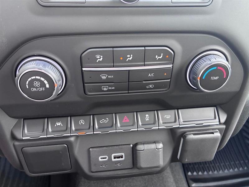 Chevrolet Silverado 1500 Custom Crew Cab 2WD 2026
