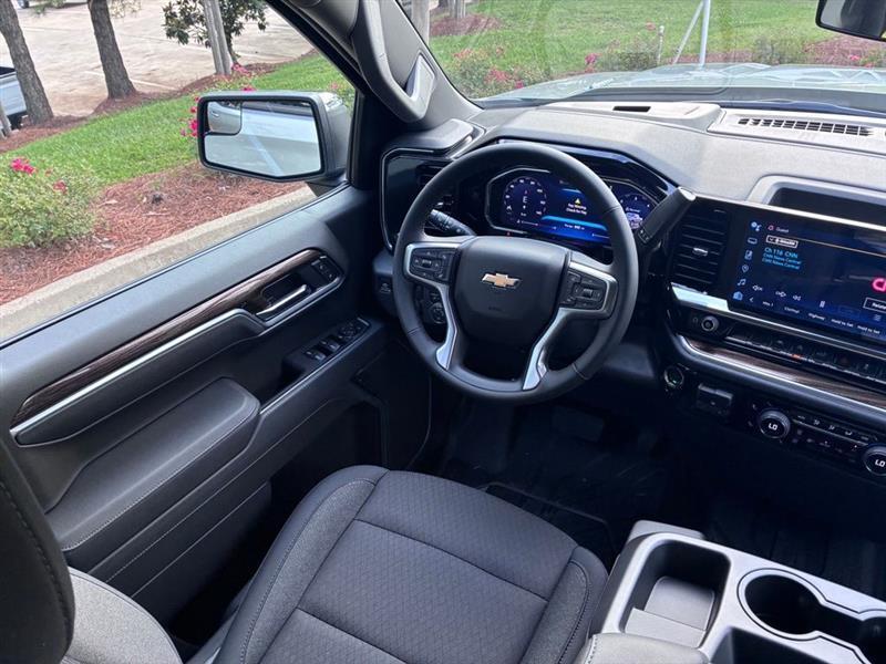 Chevrolet Silverado 1500 LT Crew Cab 2WD 2026