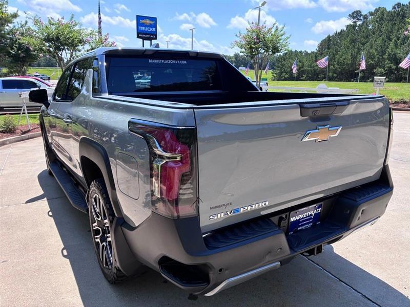 Chevrolet Silverado EV 2LT 2026