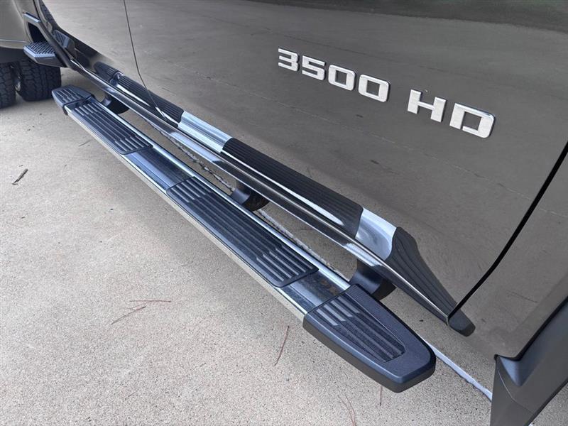 Chevrolet Silverado 3500HD LTZ Crew Cab 4WD 2023