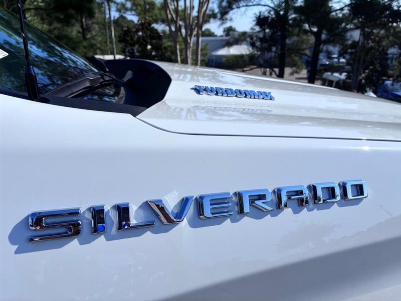 Chevrolet Silverado 1500 Custom Crew Cab 2WD 2026