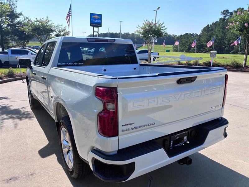 Chevrolet Silverado 1500 Custom Crew Cab 2WD 2026