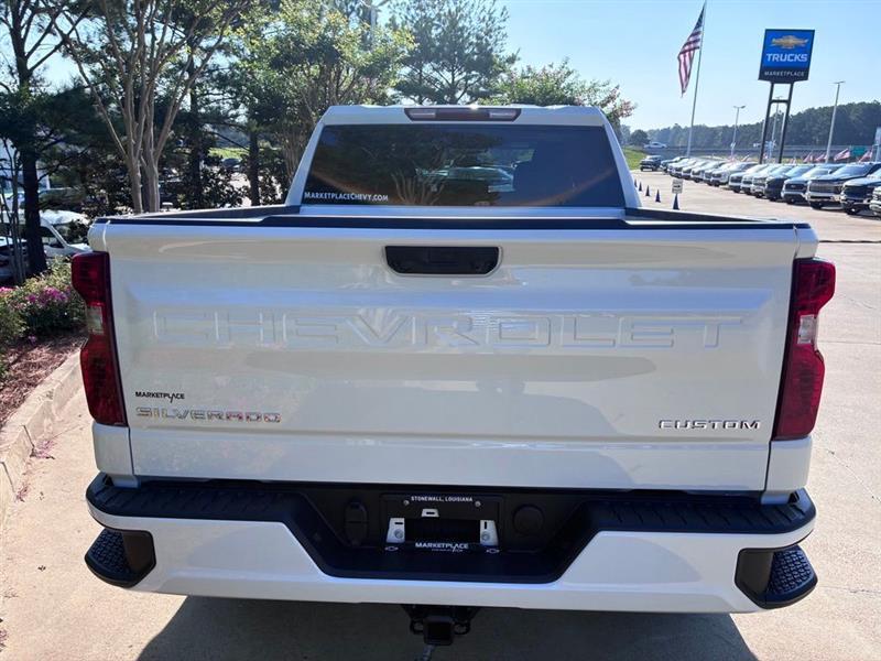 Chevrolet Silverado 1500 Custom Crew Cab 2WD 2026
