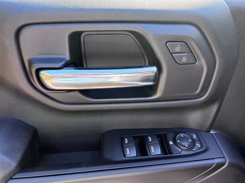 Chevrolet Silverado 1500 Custom Crew Cab 2WD 2026