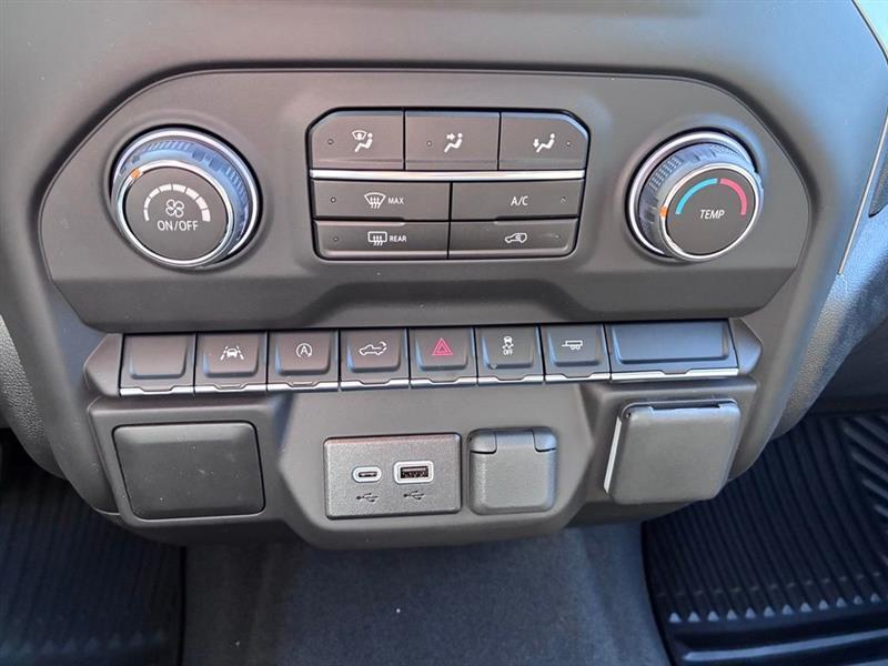 Chevrolet Silverado 1500 Custom Crew Cab 2WD 2026