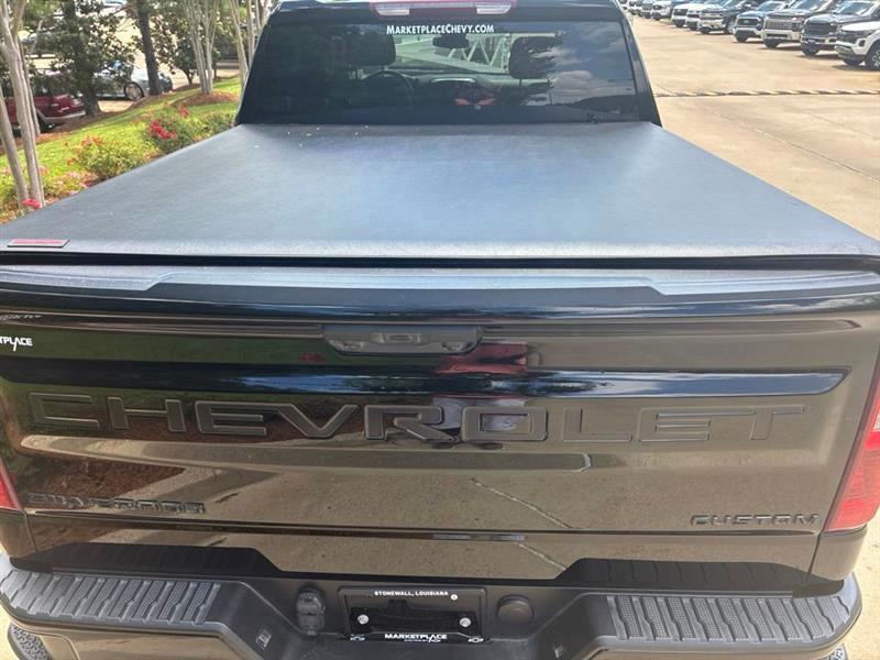 Chevrolet Silverado 1500 Custom Crew Cab 2WD 2024