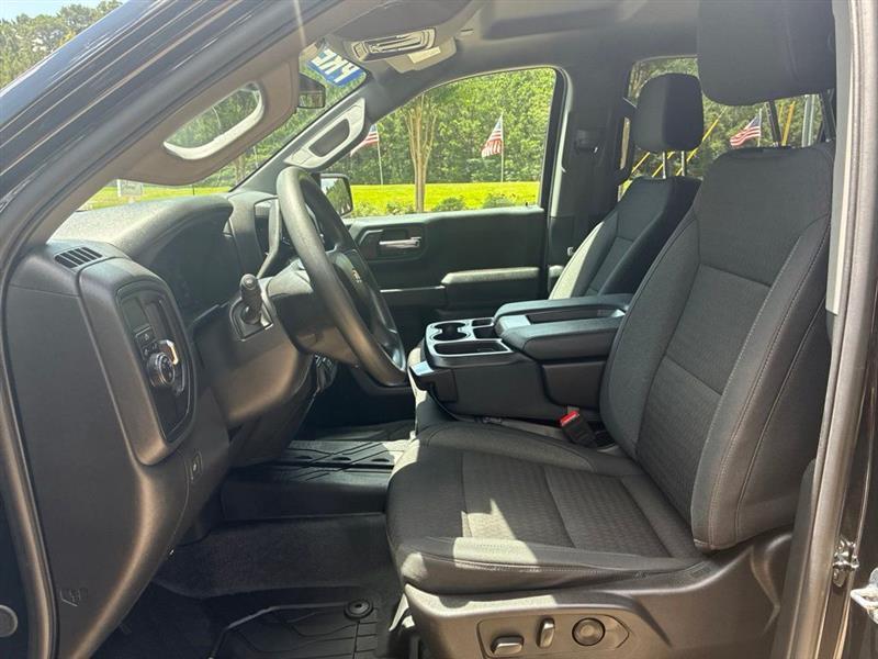 Chevrolet Silverado 1500 Custom Crew Cab 2WD 2024