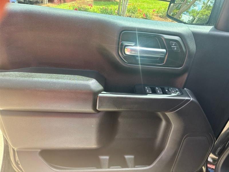 Chevrolet Silverado 1500 Custom Crew Cab 2WD 2024