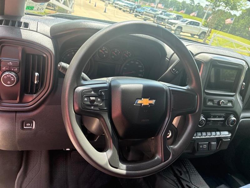 Chevrolet Silverado 1500 Custom Crew Cab 2WD 2024