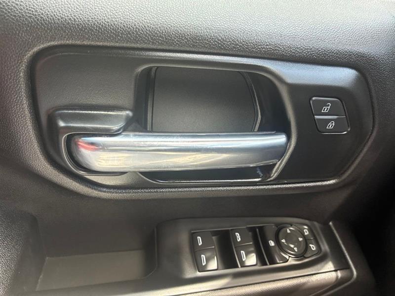 Chevrolet Silverado 1500 Custom Crew Cab 2WD 2024