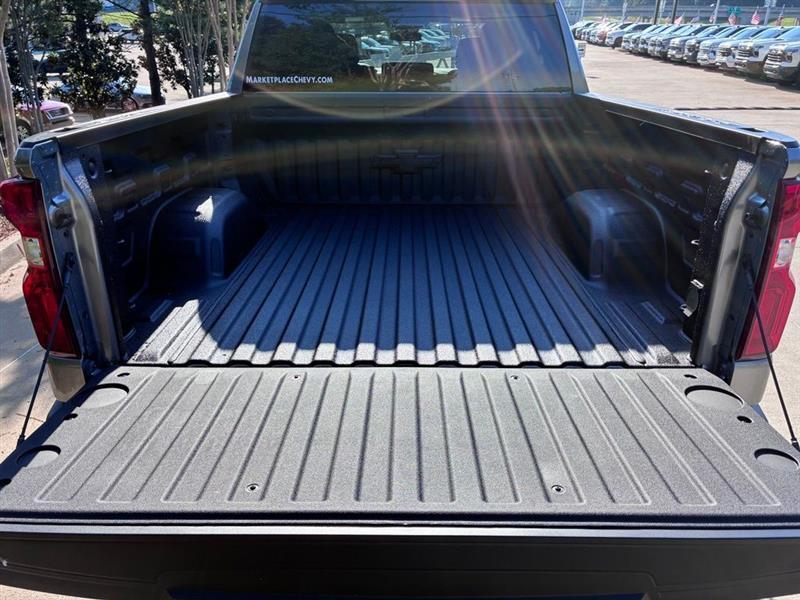 Chevrolet Silverado 1500 RST Select Package Crew Cab 4WD 2026