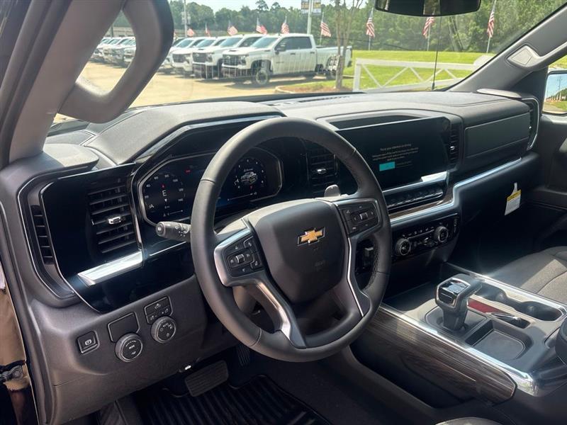 Chevrolet Silverado 1500 LT Crew Cab 2WD 2026