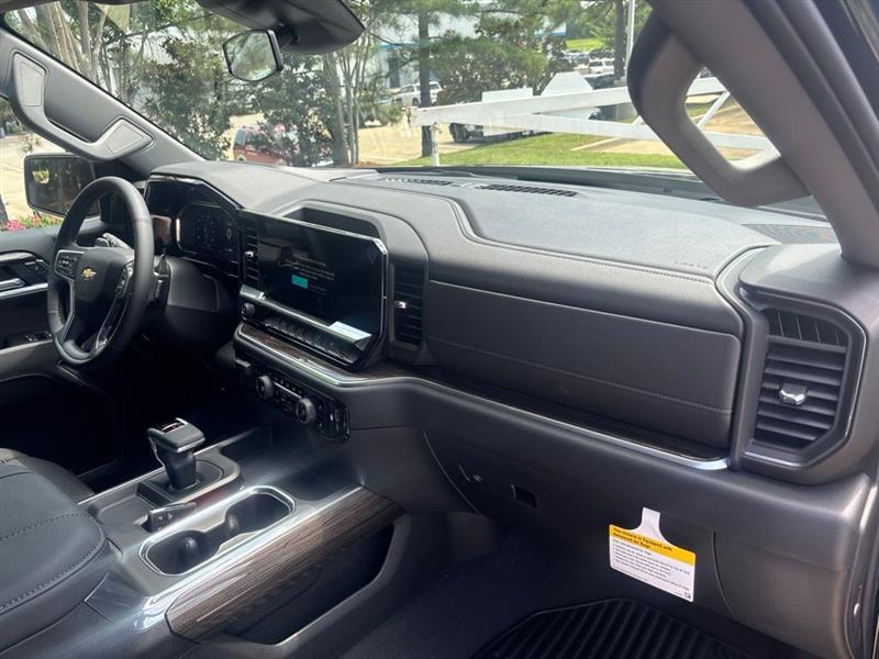Chevrolet Silverado 1500 LT Crew Cab 2WD 2026