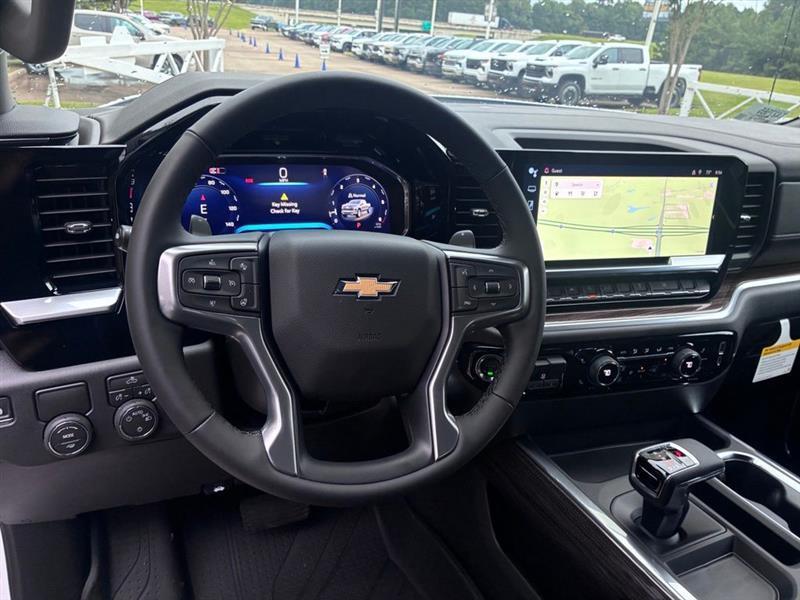 Chevrolet Silverado 1500 LT Crew Cab 2WD 2026