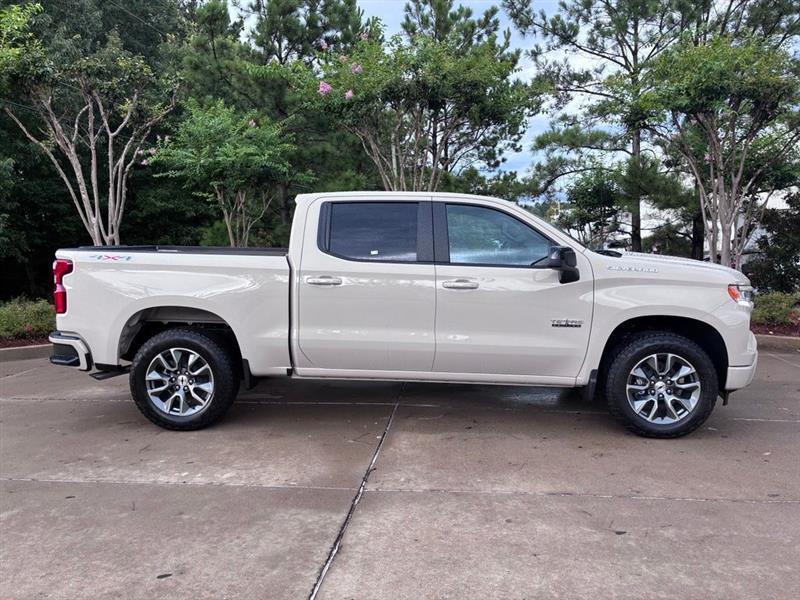 Chevrolet Silverado 1500 RST Crew Cab 4WD 2026