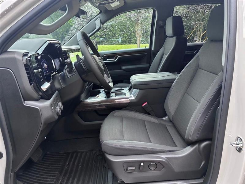 Chevrolet Silverado 1500 RST Crew Cab 4WD 2026