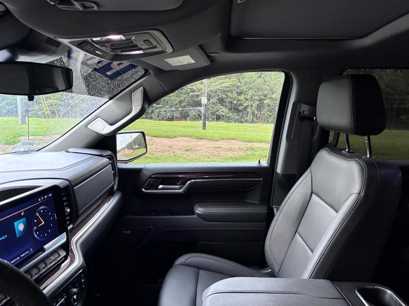 Chevrolet Silverado 1500 Trail Boss LT Crew Cab 4WD 2025