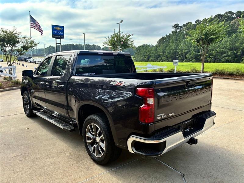 Chevrolet Silverado 1500 LT Crew Cab 4WD 2022