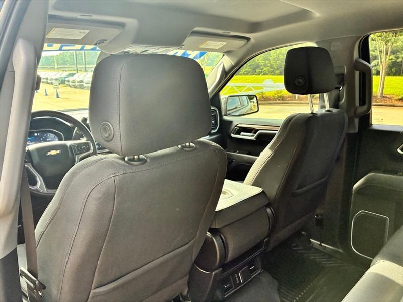 Chevrolet Silverado 1500 LT Crew Cab 4WD 2022