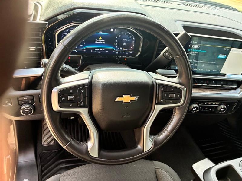 Chevrolet Silverado 1500 LT Crew Cab 4WD 2022