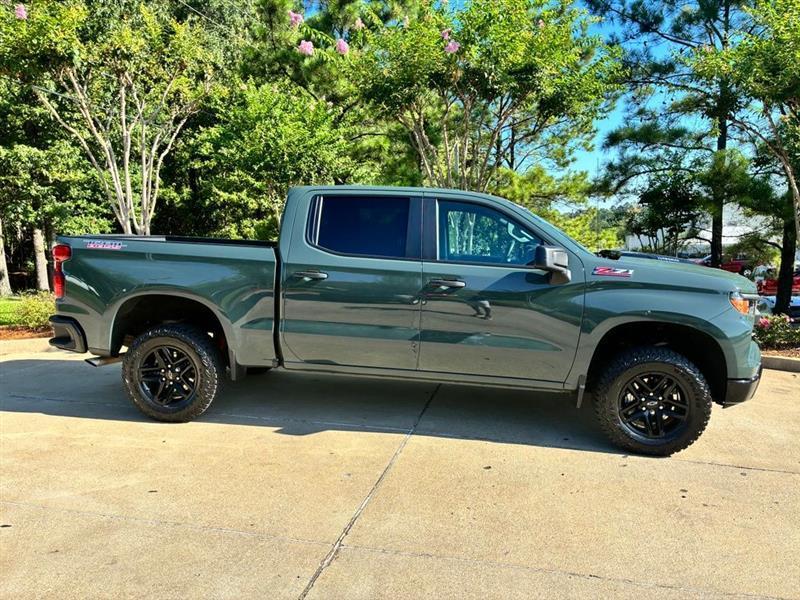 Chevrolet Silverado 1500 Trail Boss Custom Crew Cab 4WD 2026