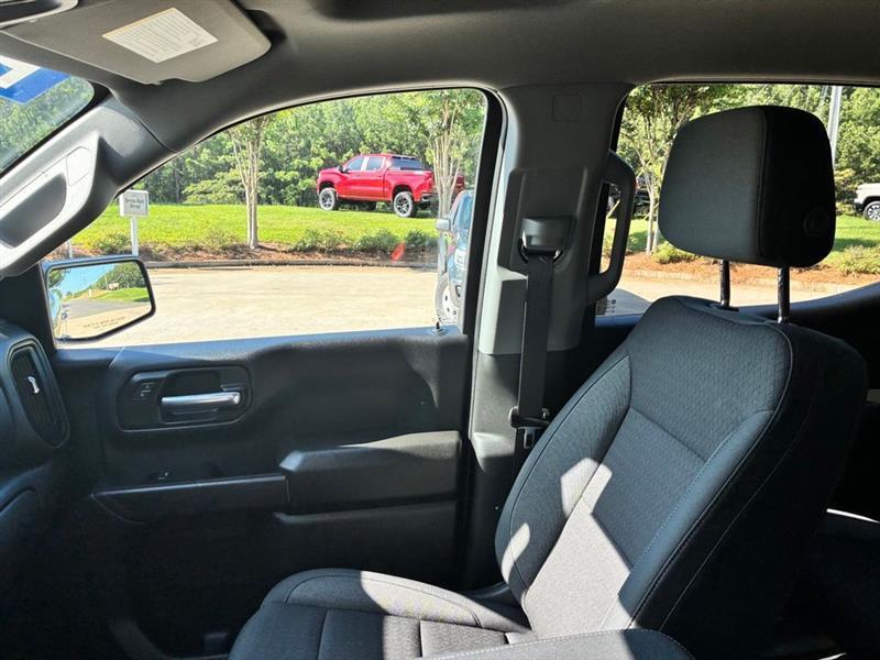 Chevrolet Silverado 1500 Trail Boss Custom Crew Cab 4WD 2026
