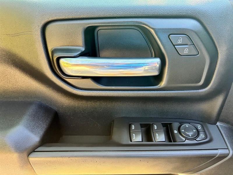 Chevrolet Silverado 1500 Trail Boss Custom Crew Cab 4WD 2026
