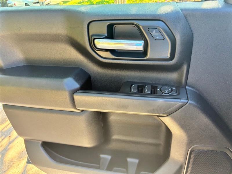 Chevrolet Silverado 1500 Trail Boss Custom Crew Cab 4WD 2026