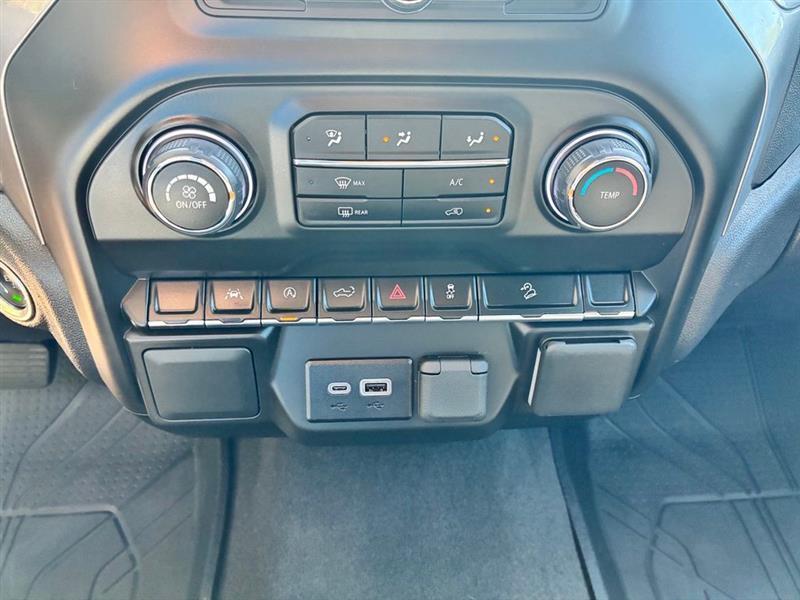 Chevrolet Silverado 1500 Trail Boss Custom Crew Cab 4WD 2026