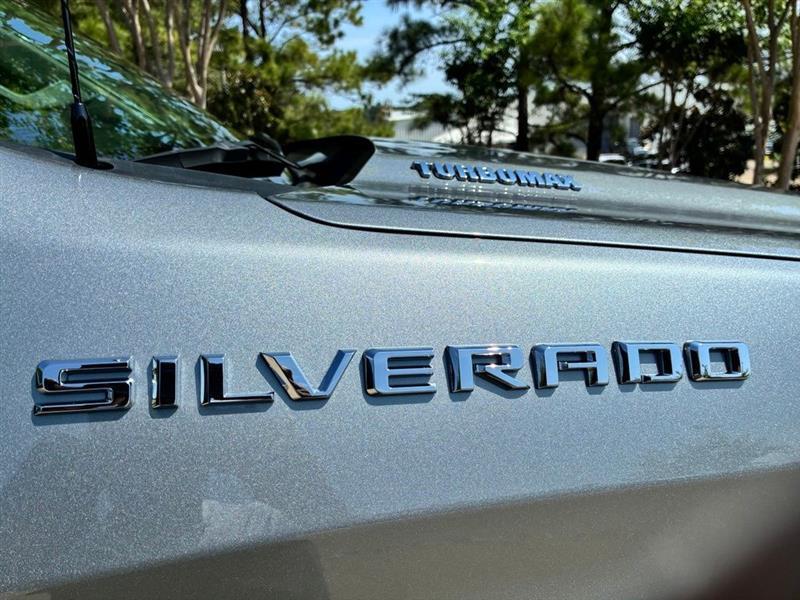 Chevrolet Silverado 1500 RST Select Package Crew Cab 4WD 2026