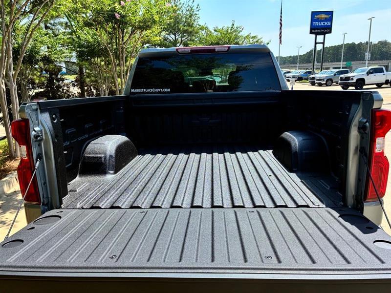 Chevrolet Silverado 1500 RST Select Package Crew Cab 4WD 2026