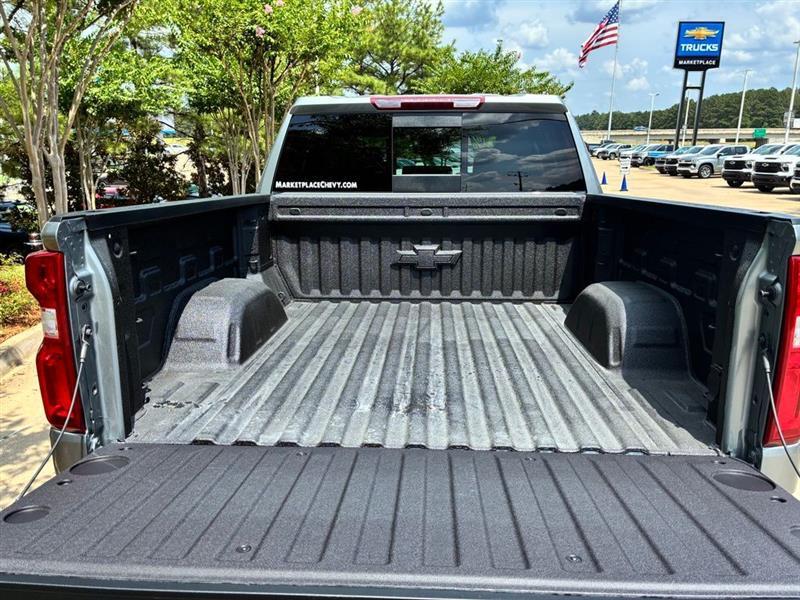 Chevrolet Silverado 1500 RST Crew Cab 4WD 2026