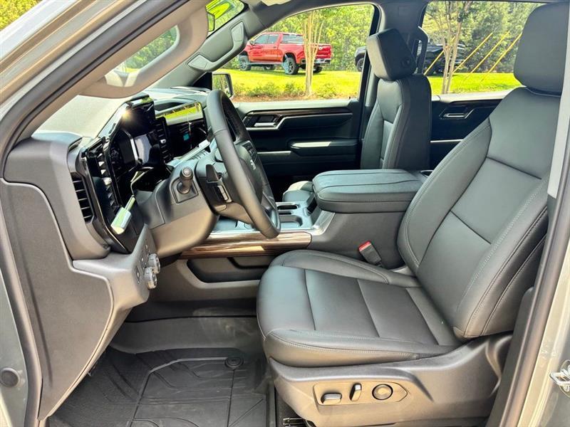 Chevrolet Silverado 1500 RST Crew Cab 4WD 2026