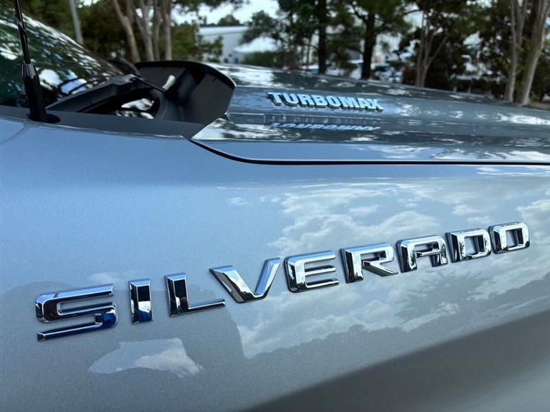 Chevrolet Silverado 1500 LT-L Crew Cab 4WD 2026