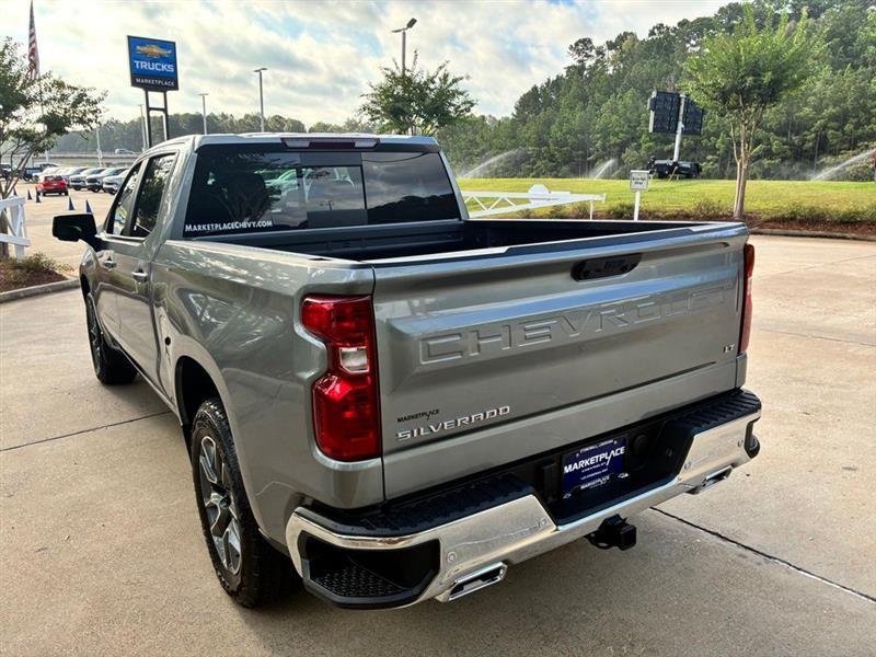 Chevrolet Silverado 1500 LT Crew Cab 4WD 2026