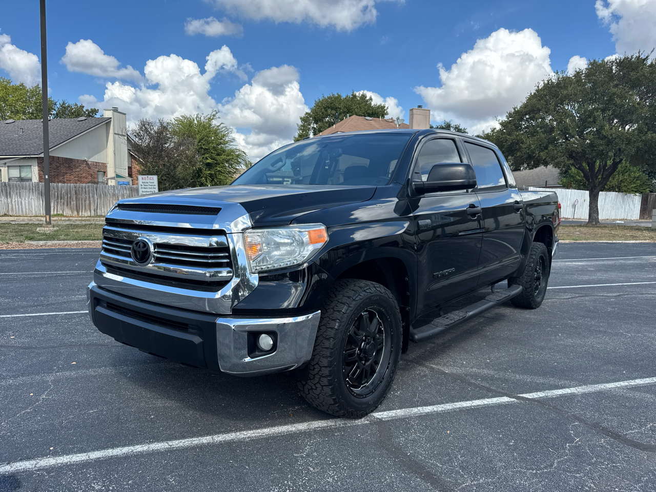 2017 Toyota Tundra SR5 CrewMax 5.5' Bed 5.7L FFV (Natl)