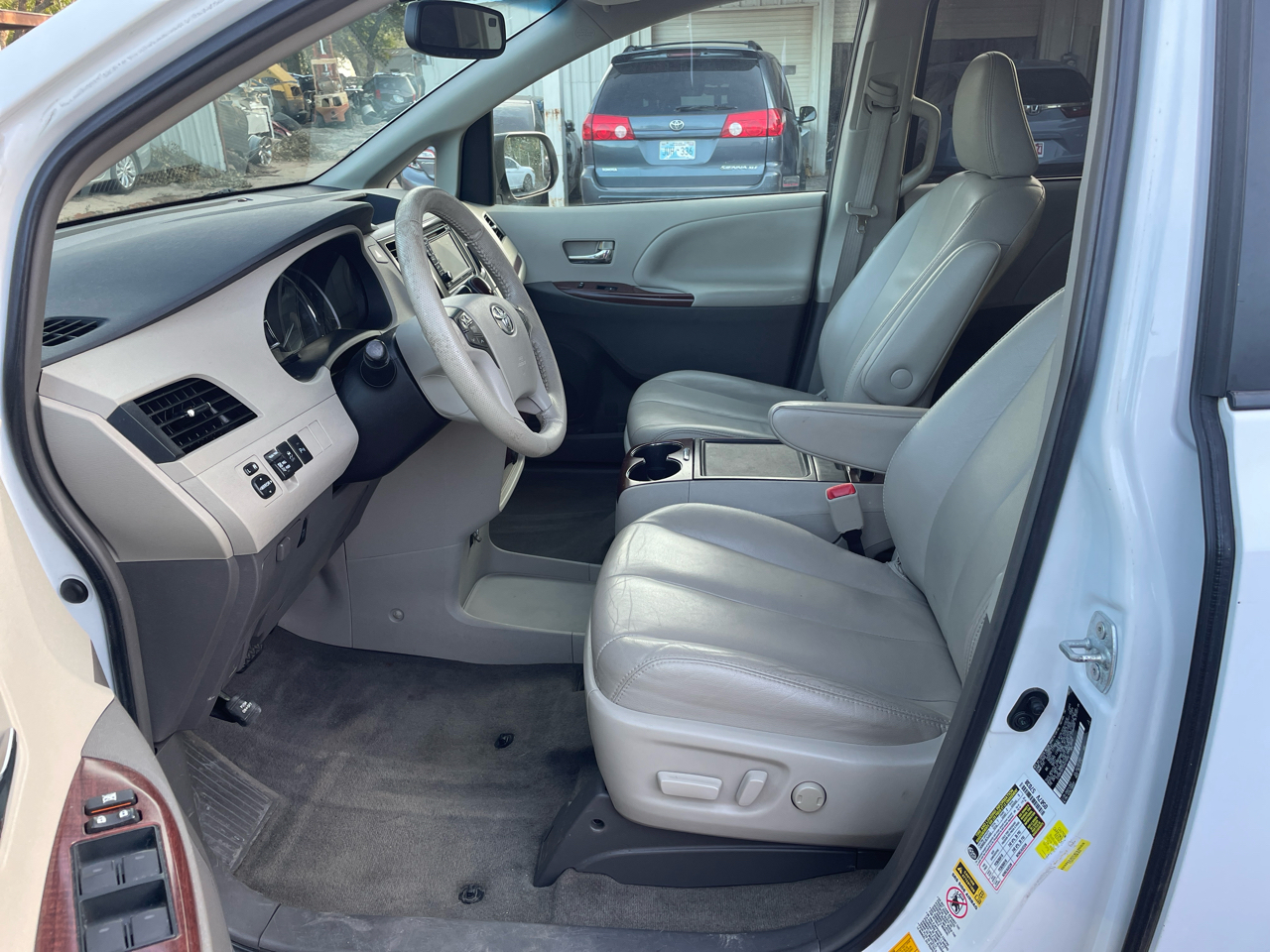 Toyota Sienna Limited AWD 7-Passenger V6 2013 Toyota Sienna Limited AWD 7-Passenger V6 2013